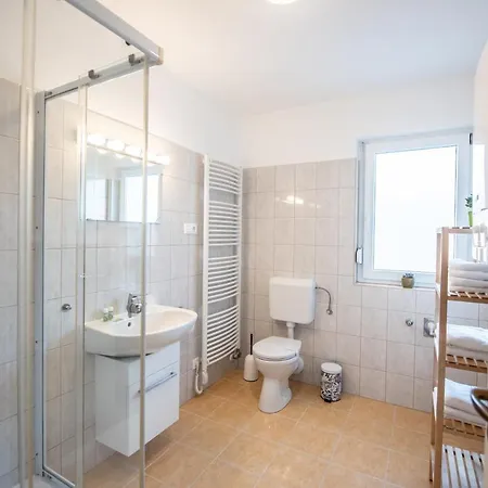 Chalet Keszthely アパート