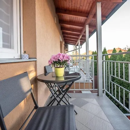 アパート Chalet Keszthely *