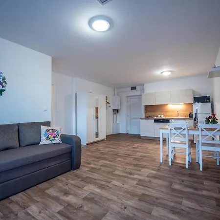 Chalet Keszthely アパート ケストヘイ