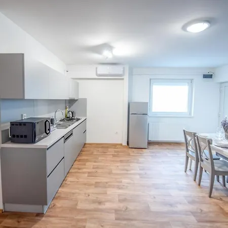 Chalet Keszthely アパート ケストヘイ