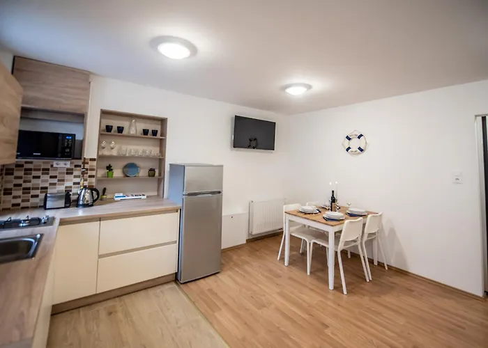 Chalet Keszthely 케츨리